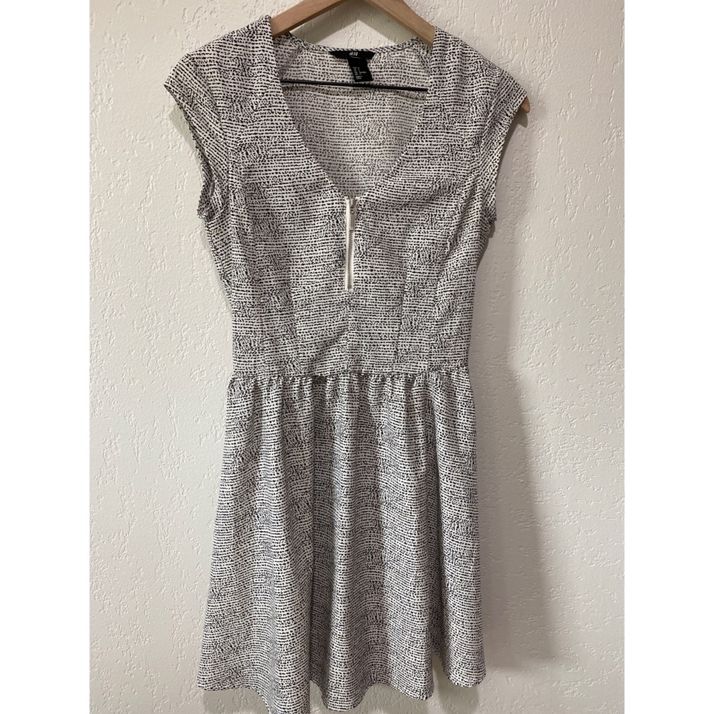 H&M Graphic Print Short Dress